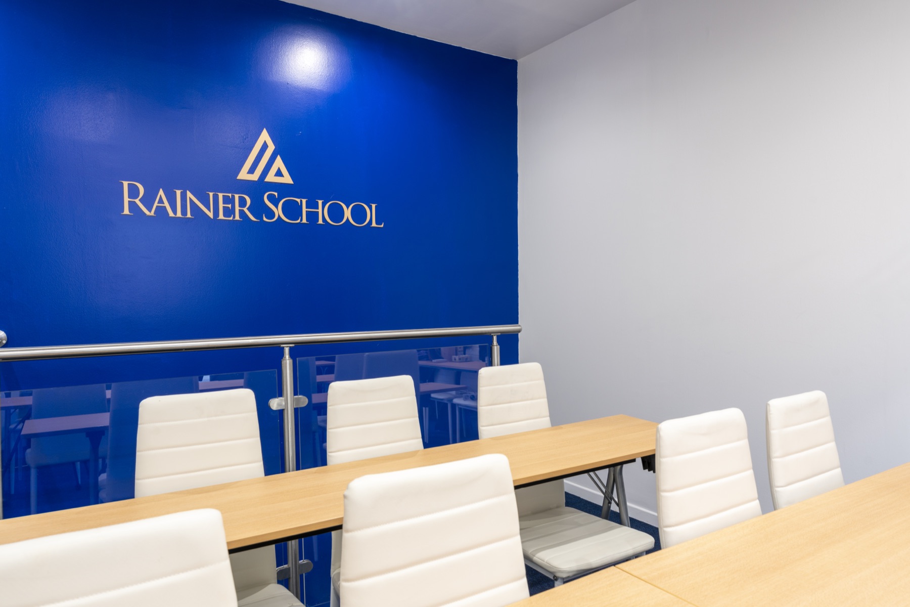 Salle de cours du campus de la Rainer School